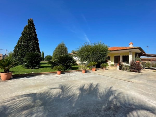 pentavano in vendita a Terracina