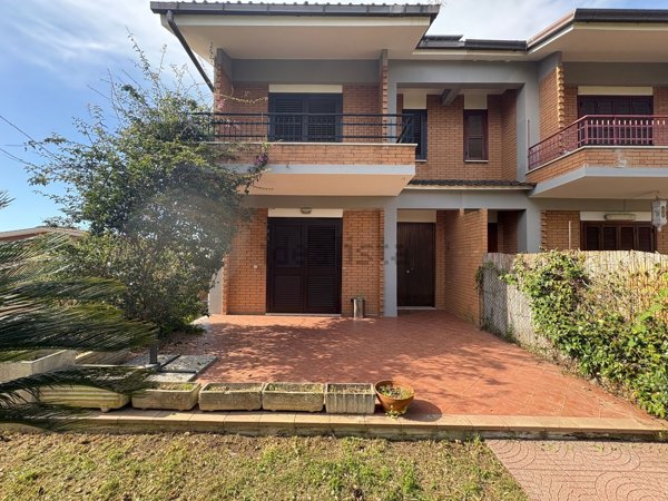 casa indipendente in vendita a Terracina