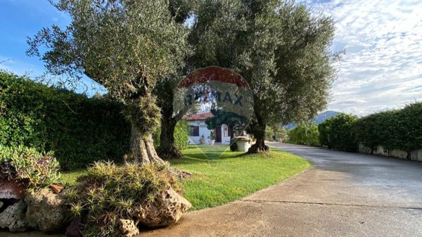 casa indipendente in vendita a Terracina in zona Hermada