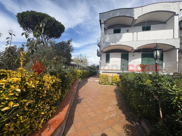 casa indipendente in vendita a Terracina