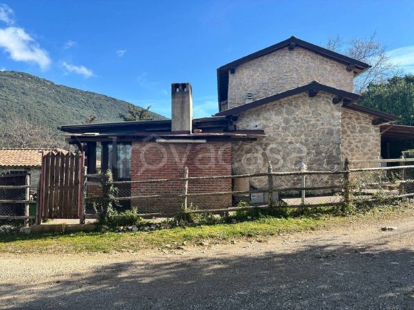casa indipendente in vendita a Terracina