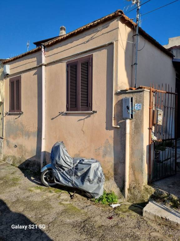 casa indipendente in vendita a Terracina