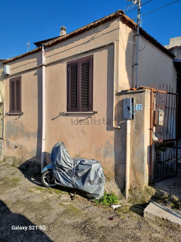 casa indipendente in vendita a Terracina