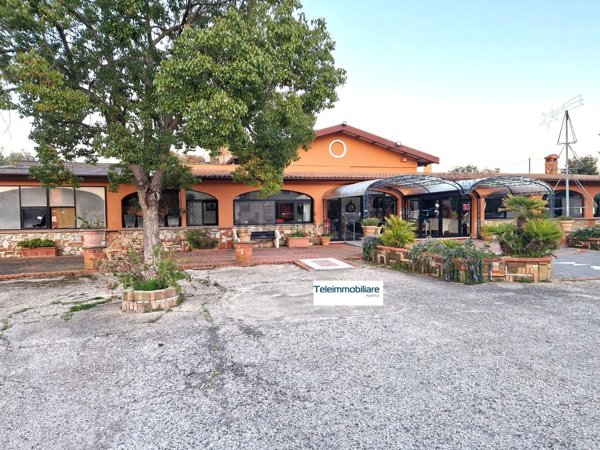 locale commerciale in vendita a Terracina