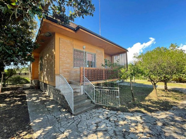 casa indipendente in vendita a Terracina