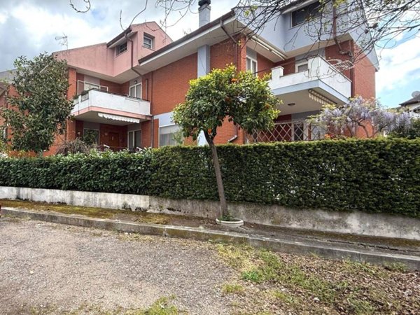 casa indipendente in vendita a Terracina in zona Hermada