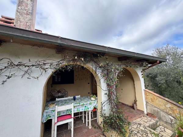 casa indipendente in vendita a Terracina
