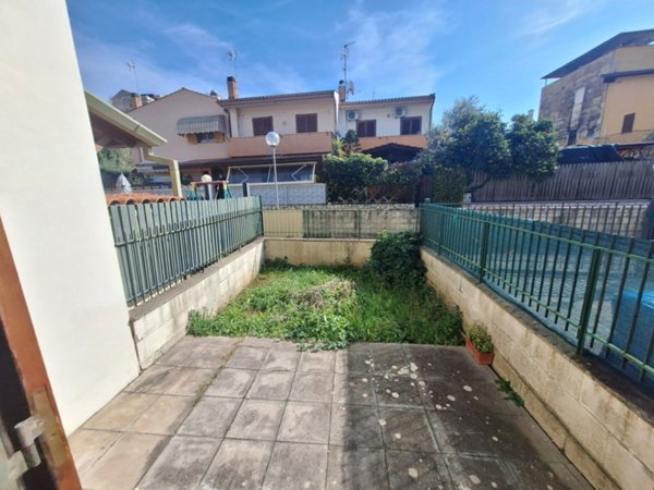 casa indipendente in vendita a Terracina