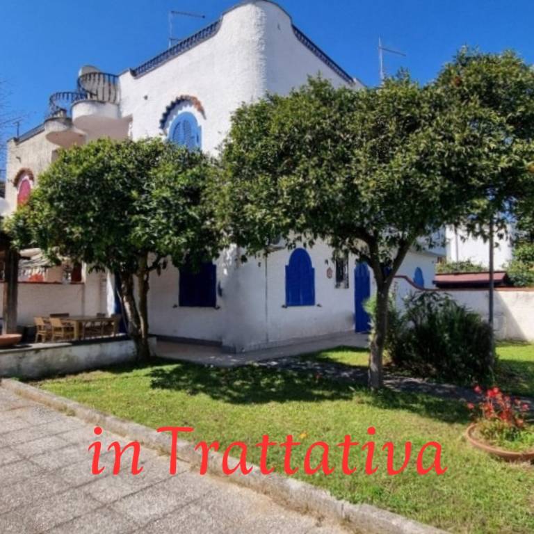 casa indipendente in vendita a Terracina