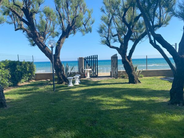 casa indipendente in vendita a Terracina