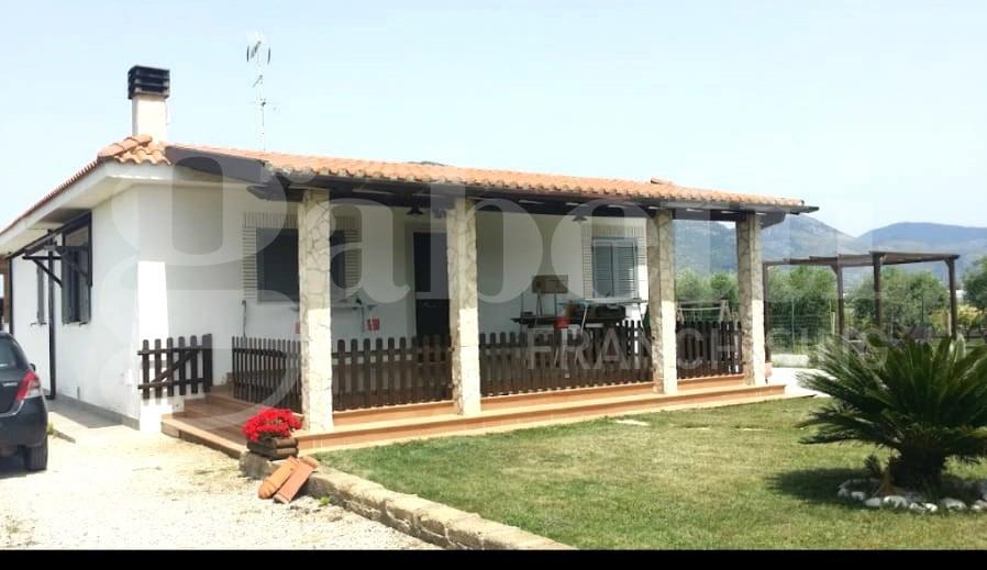 casa indipendente in vendita a Terracina