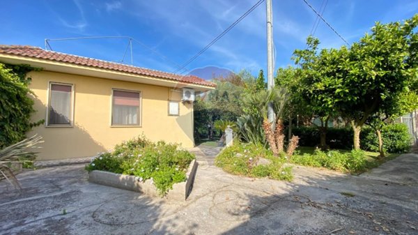 casa indipendente in vendita a Terracina