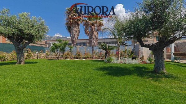 casa indipendente in vendita a Terracina