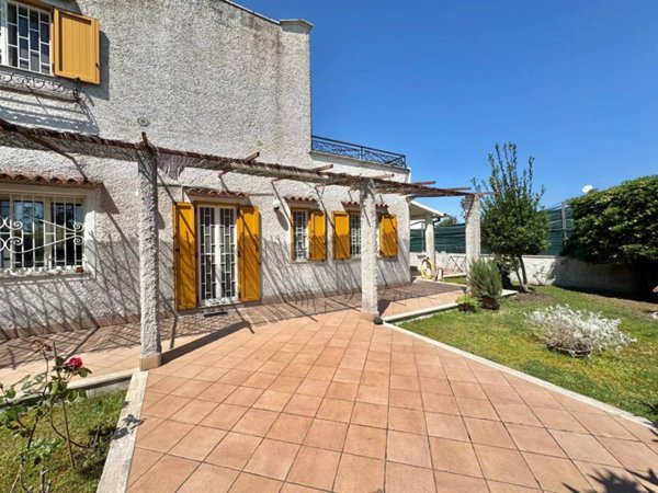 casa indipendente in vendita a Terracina