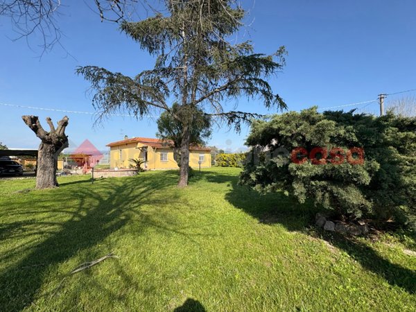 casa indipendente in vendita a Terracina