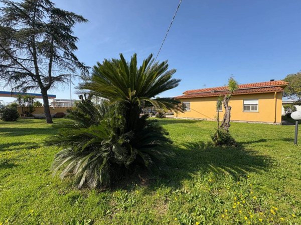 casa indipendente in vendita a Terracina