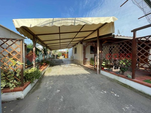 casa indipendente in vendita a Terracina