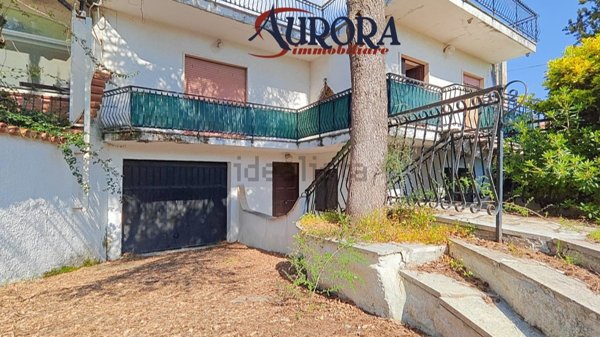 casa indipendente in vendita a Terracina