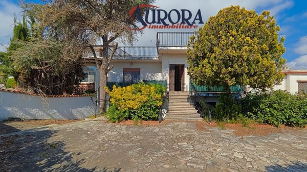 casa indipendente in vendita a Terracina