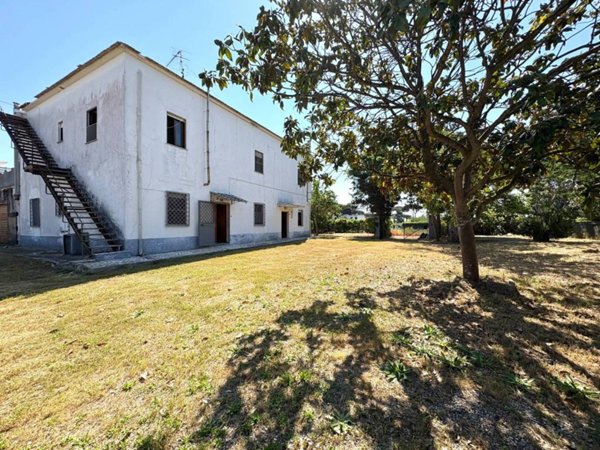 casa indipendente in vendita a Terracina in zona Hermada