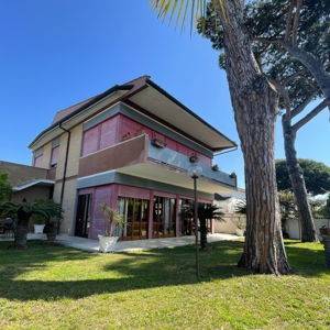 casa indipendente in vendita a Terracina