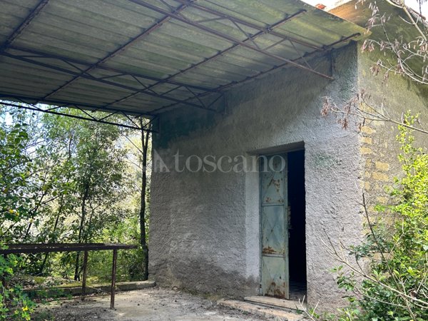 locale di sgombero in vendita a Terracina