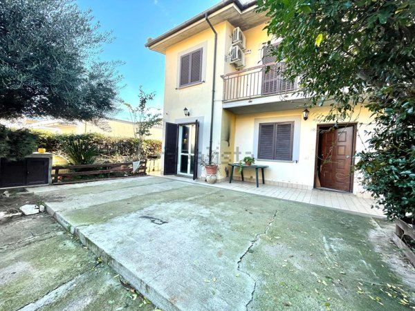 appartamento in vendita a Terracina in zona Hermada