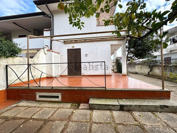 casa indipendente in vendita a Terracina in zona Hermada