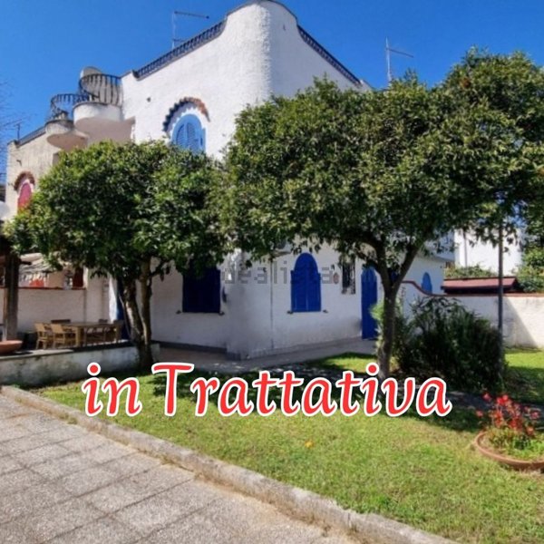 casa indipendente in vendita a Terracina