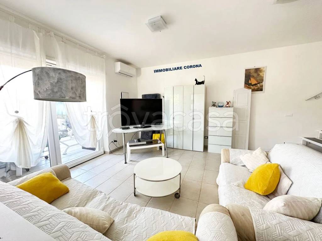 casa indipendente in vendita a Terracina