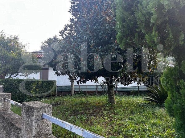 casa indipendente in vendita a Terracina in zona La Fiora
