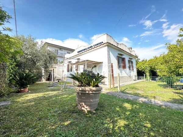 casa indipendente in vendita a Terracina