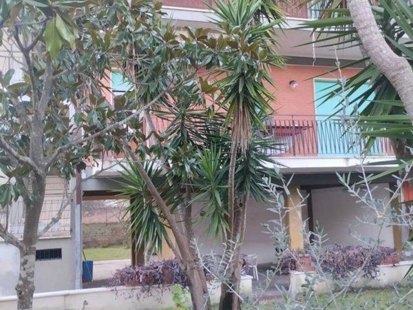 casa indipendente in vendita a Terracina