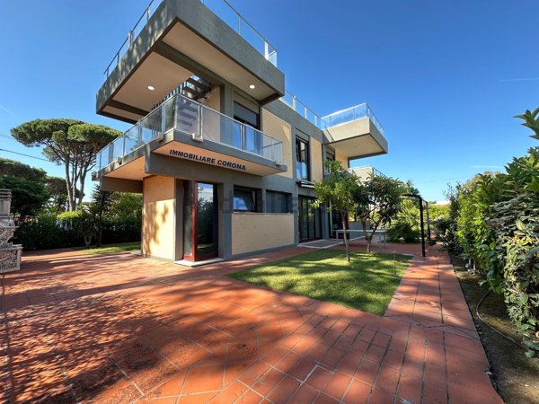 casa indipendente in vendita a Terracina