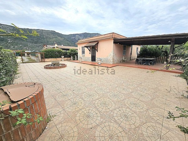 casa indipendente in vendita a Terracina