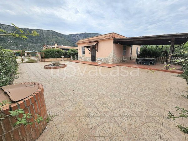 casa indipendente in vendita a Terracina