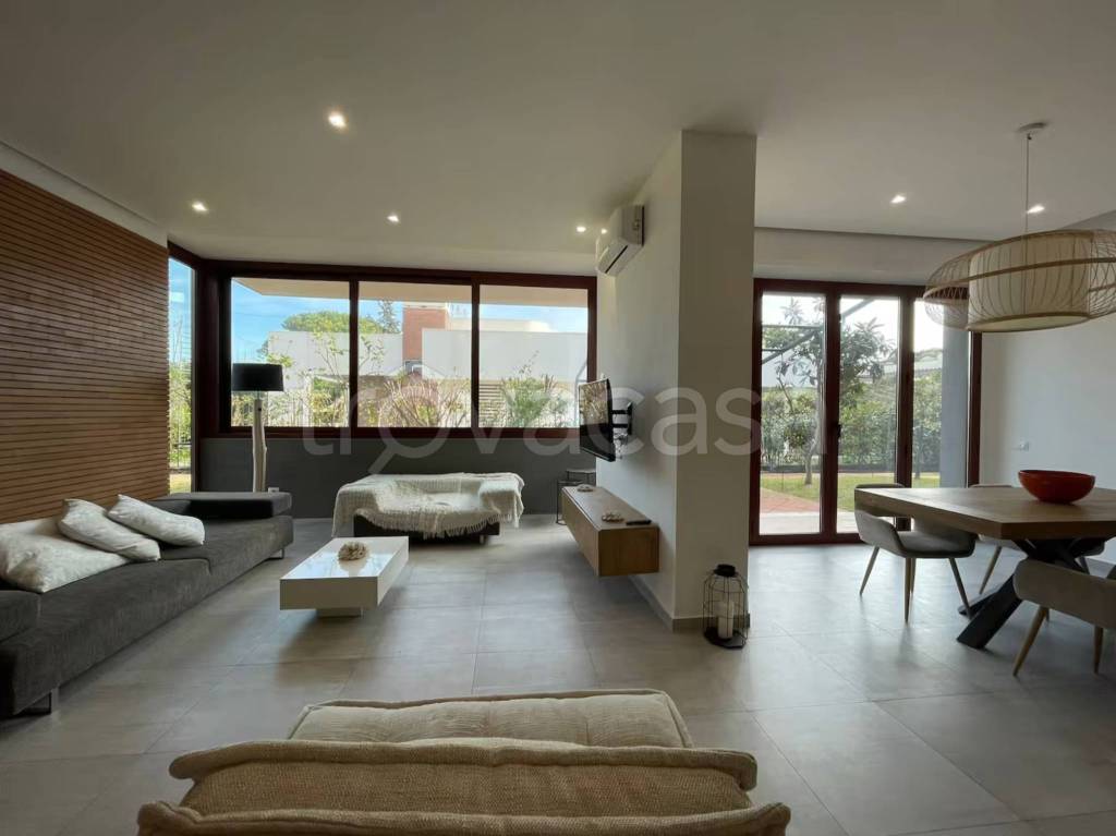 casa indipendente in vendita a Terracina