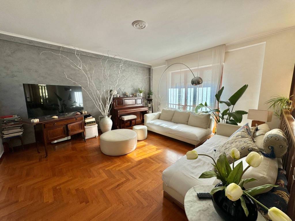 casa indipendente in vendita a Terracina in zona Hermada