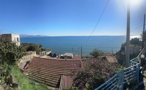 casa indipendente in vendita a Terracina