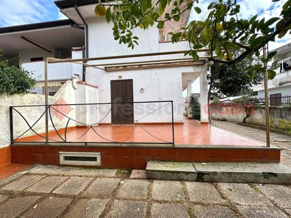casa indipendente in vendita a Terracina in zona Hermada