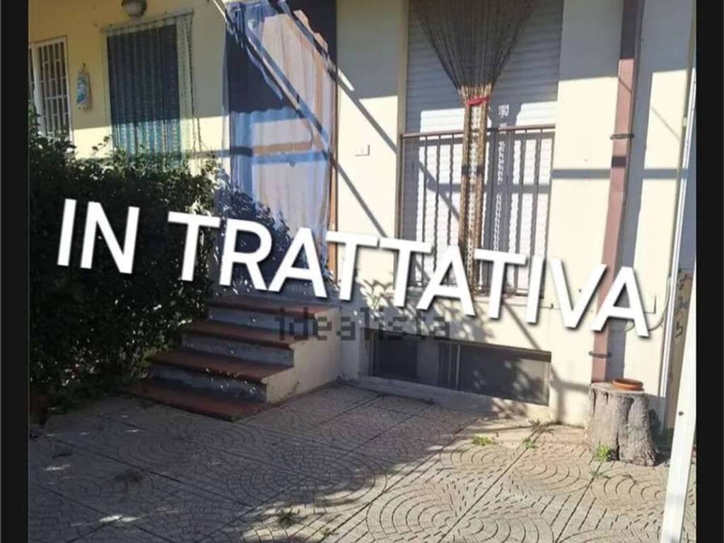 casa indipendente in vendita a Terracina in zona Hermada