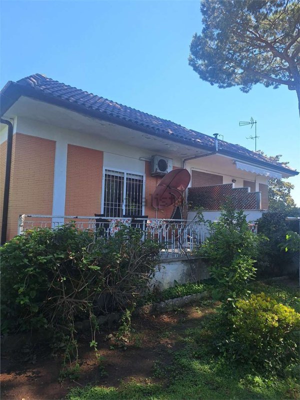 casa indipendente in vendita a Terracina
