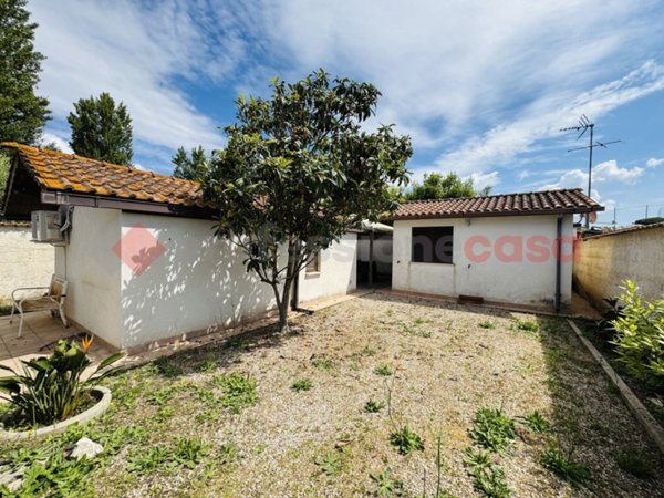 casa indipendente in vendita a Terracina