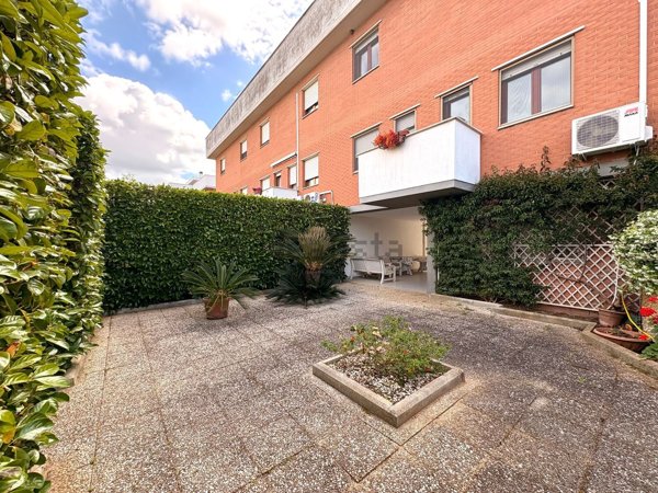 casa indipendente in vendita a Terracina in zona Hermada