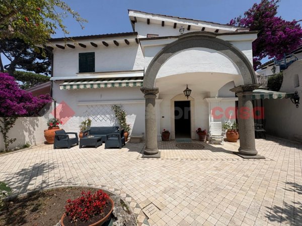 casa indipendente in vendita a Terracina