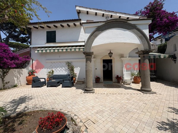casa indipendente in vendita a Terracina
