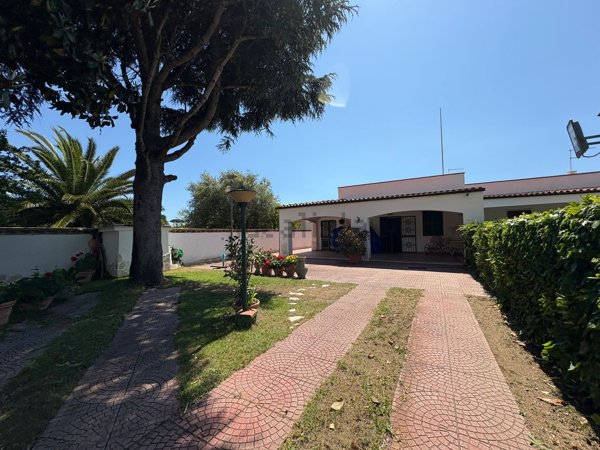 casa indipendente in vendita a Terracina