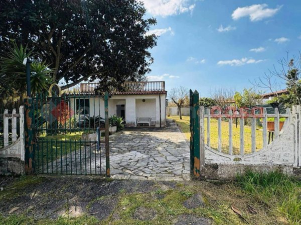 casa indipendente in vendita a Terracina