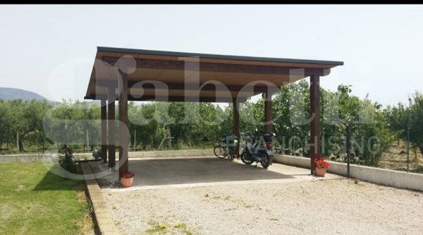 casa indipendente in vendita a Terracina