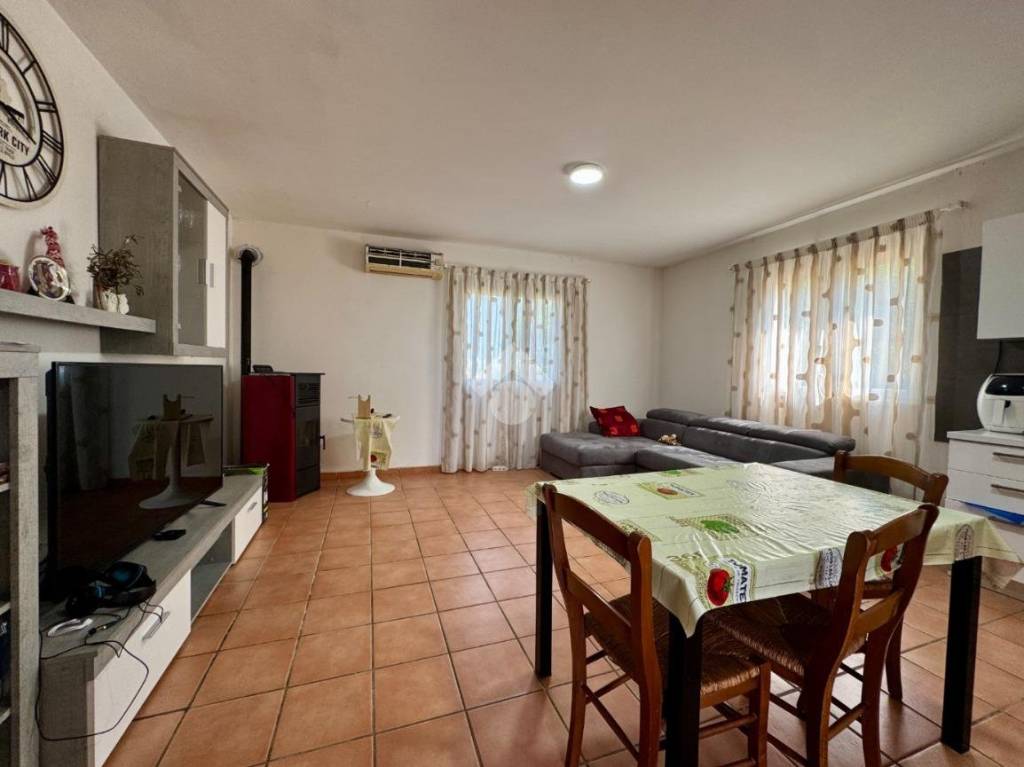 casa indipendente in vendita a Terracina
